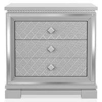 Seleena Glam Ensemble de chambre 5 pièces à panneaux capitonnés en bois argenté avec port USB par Furniture of America