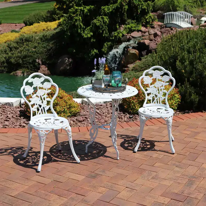 Ensemble de bistrot Sunnydaze 3 pièces en fonte d'aluminium et pieds en fonte, motif floral, blanc