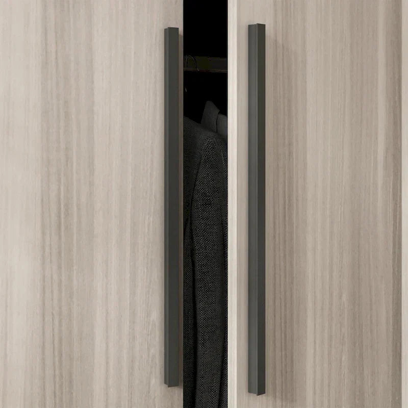 Armoire moderne autoportante en bois massif avec étagères de rangement