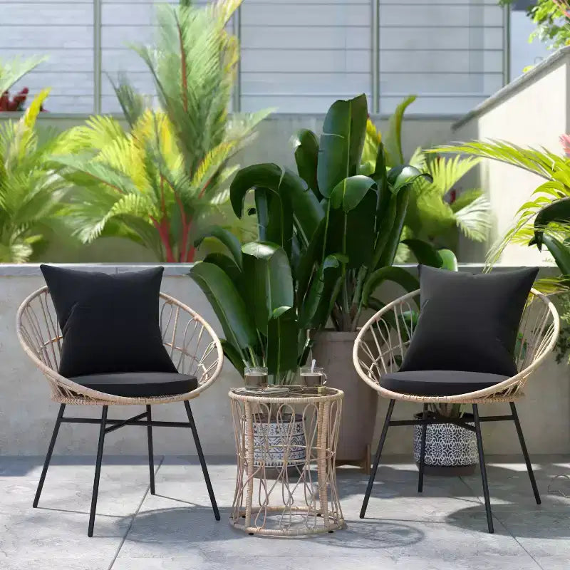 Ensemble de bistro 3 pièces Flash Furniture Devon pour l'intérieur/l'extérieur, chaises en rotin tressé de style Papasan, table d'appoint en verre et coussins