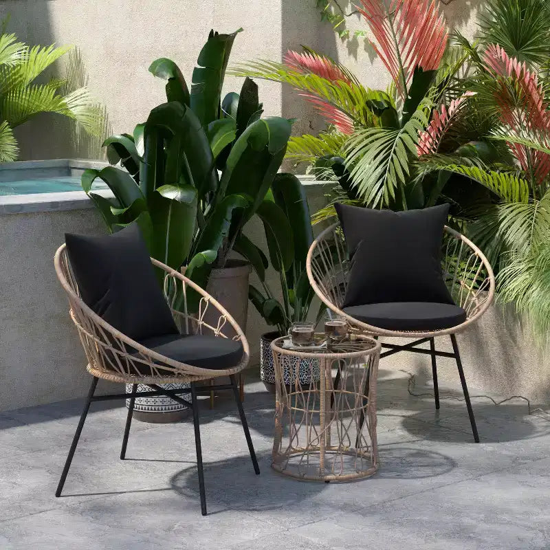 Ensemble de bistro 3 pièces Flash Furniture Devon pour l'intérieur/l'extérieur, chaises en rotin tressé de style Papasan, table d'appoint en verre et coussins