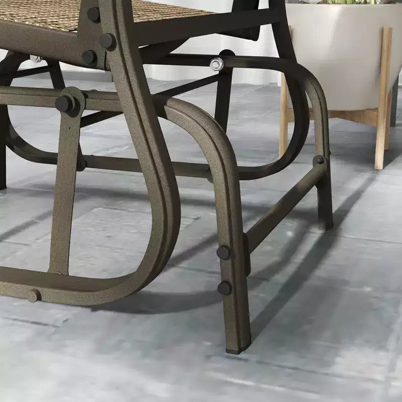 Fauteuil à bascule d'extérieur Outsunny, fauteuil à bascule de patio en maille avec cadre en acier pour l'arrière-cour, le jardin et le porche
