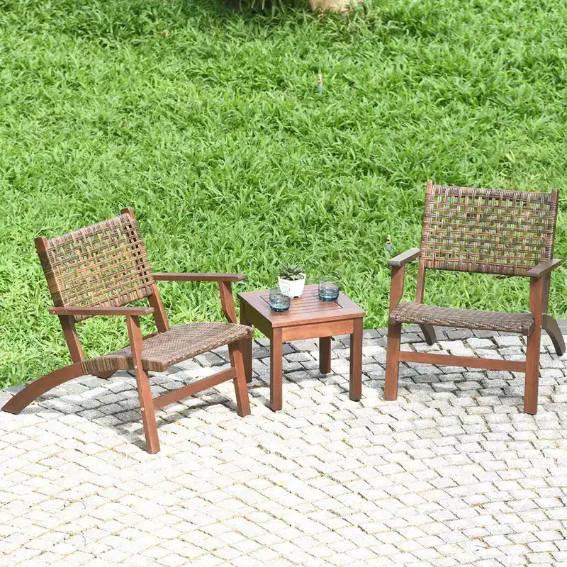 Costway Ensemble de Meubles de Patio en Rotin 3 pièces, Cadre en Bois d'Eucalyptus Massif, Ensemble Bistro avec Table Basse, Salon de Jardin (Marron)