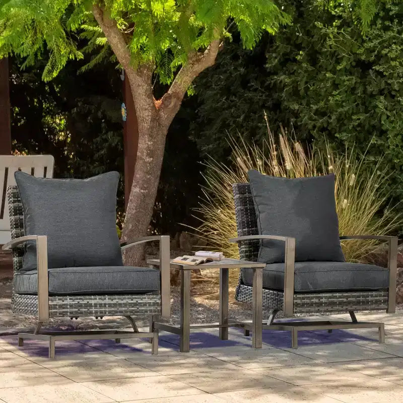Outsunny Ensemble Bistro de Jardin 3 Pièces, Meubles d'Extérieur en Rotin PE avec Coussins Doux, 2 Fauteuils à Bascule, Table Basse à Lattes