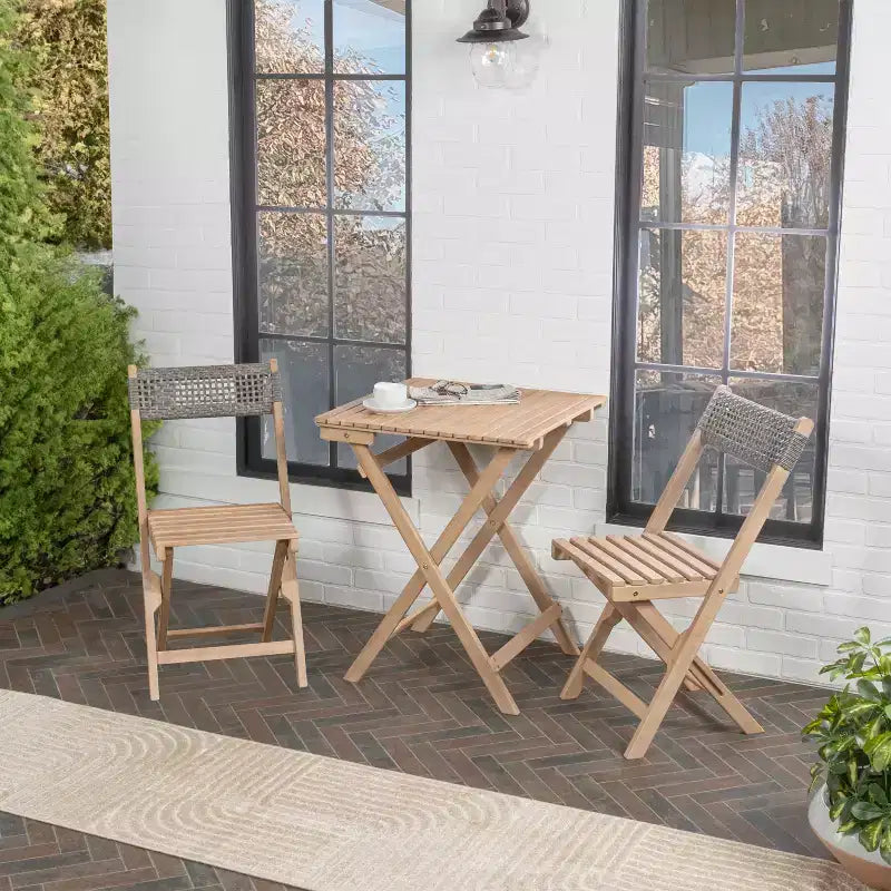 Ensemble bistro pliant d'extérieur 3 pièces en bois d'acacia tressé Sitges Modern Mid-Century