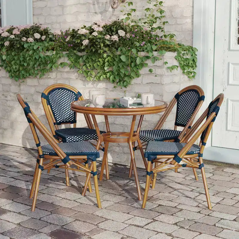 Flash Furniture Bordeaux Table de bistrot commerciale 31,5 po d'intérieur/extérieur, en rotin PE, dessus en verre avec 4 chaises empilables