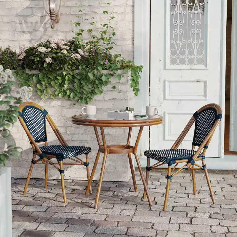 Flash Furniture Bordeaux Table de bistrot commerciale 31.5 d'intérieur/extérieur, rotin PE, plateau en verre avec 2 chaises empilables