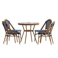 Table de style bistro Sacha Merrick Lane avec plateau en verre, rotin PE, 4 chaises empilables et structure en métal finition bambou pour usage intérieur/extérieur
