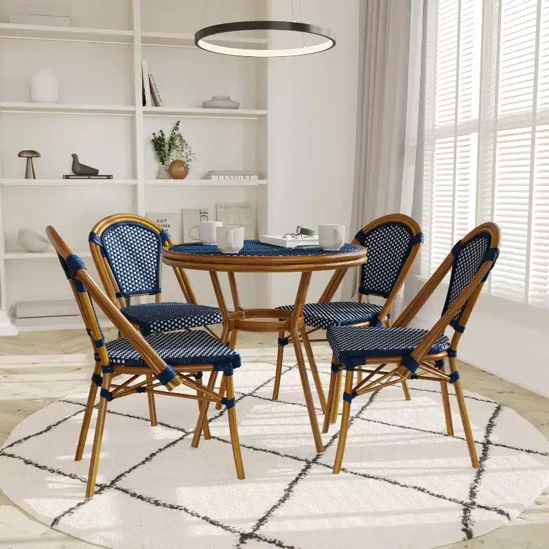 Table de bistrot Emma & Oliver Soie pour l'intérieur et l'extérieur de 80 cm avec rotin en PE, plateau en verre et quatre chaises - Cadre en métal