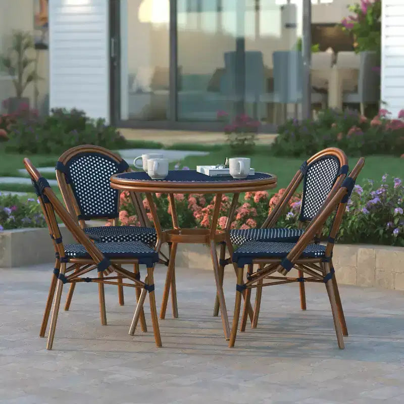 Table de bistrot Emma & Oliver Soie pour l'intérieur et l'extérieur de 80 cm avec rotin en PE, plateau en verre et quatre chaises - Cadre en métal