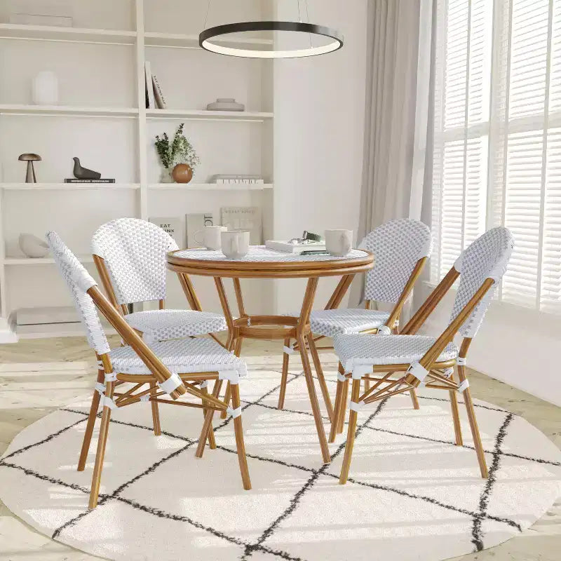 Emma & Oliver Colmar Table de bistro intérieure/extérieure de 80 cm avec rotin PE, plateau en verre et quatre chaises - Cadre en métal