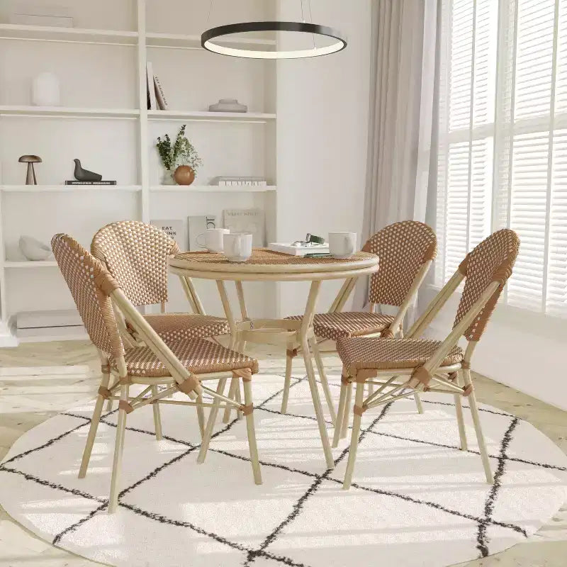 Emma & Oliver Colmar Table de bistro intérieure/extérieure de 80 cm avec rotin PE, plateau en verre et quatre chaises - Cadre en métal