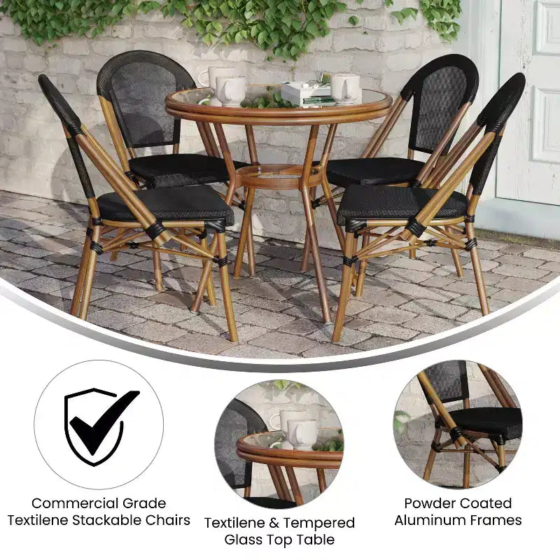 Merrick Lane Mael Table style bistro avec plateau en verre, Textilene, 4 chaises empilables et cadre en métal finition bambou pour usage intérieur/extérieur