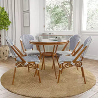 Merrick Lane Mael Table style bistro avec plateau en verre, Textilene, 4 chaises empilables et cadre en métal finition bambou pour usage intérieur/extérieur