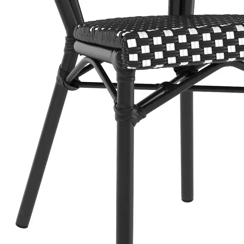Chaise bistrot empilable Thonet Merrick Lane Celia, assise en rotin PE et cadre en métal pour usage intérieur/extérieur