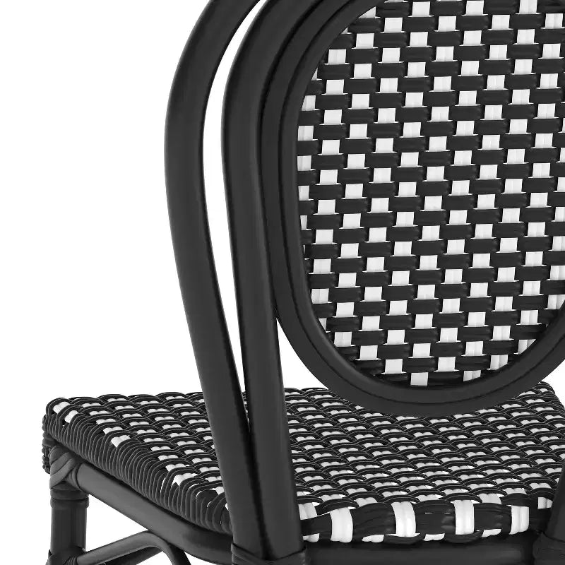 Chaise bistrot empilable Thonet Merrick Lane Celia, assise en rotin PE et cadre en métal pour usage intérieur/extérieur