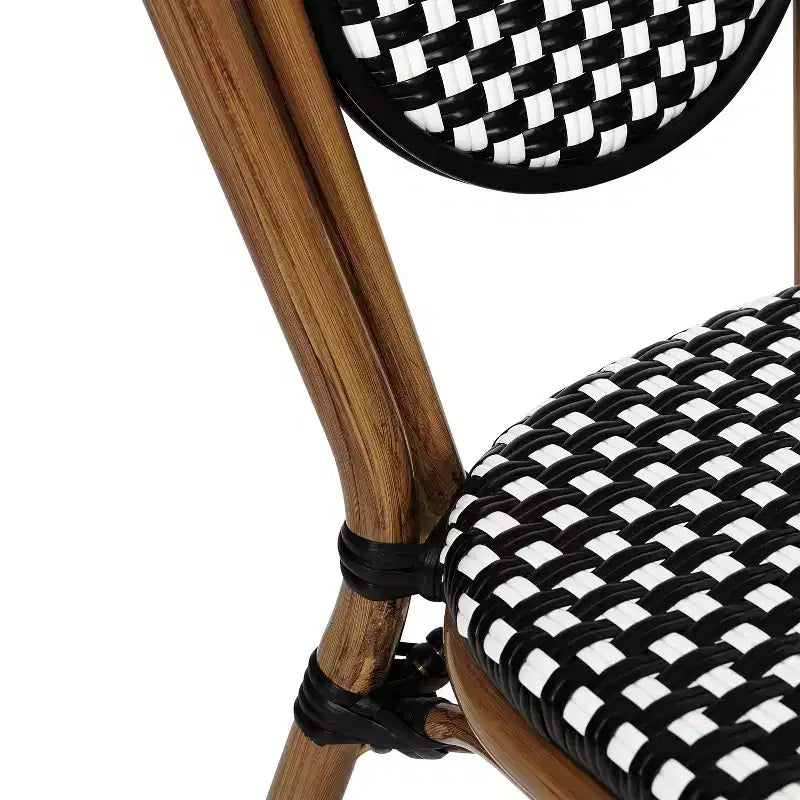 Chaise bistrot empilable Thonet Merrick Lane Celia, assise en rotin PE et cadre en métal pour usage intérieur/extérieur