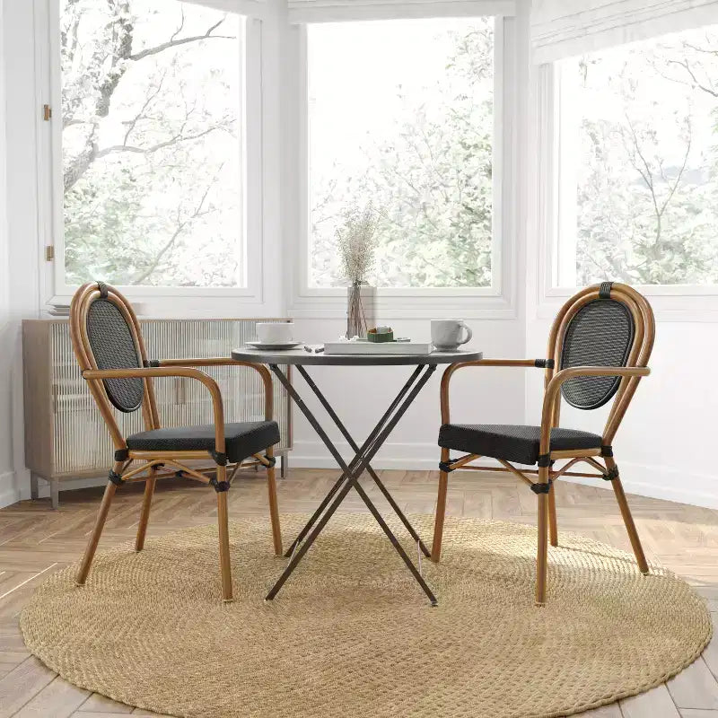 Chaise bistrot empilable Thonet Merrick Lane Celia, assise en rotin PE et cadre en métal pour usage intérieur/extérieur