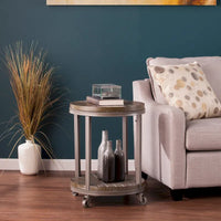 Table d'appoint ronde en bois marron industriel avec étagère SEI Furniture Kenya