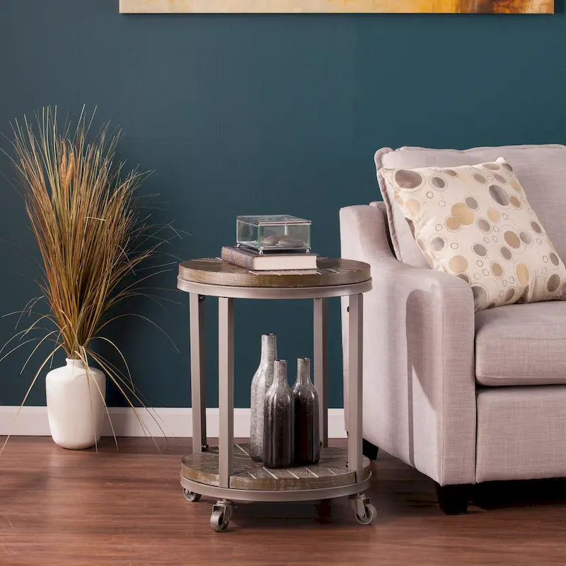 Table d'appoint ronde en bois marron industriel avec étagère SEI Furniture Kenya