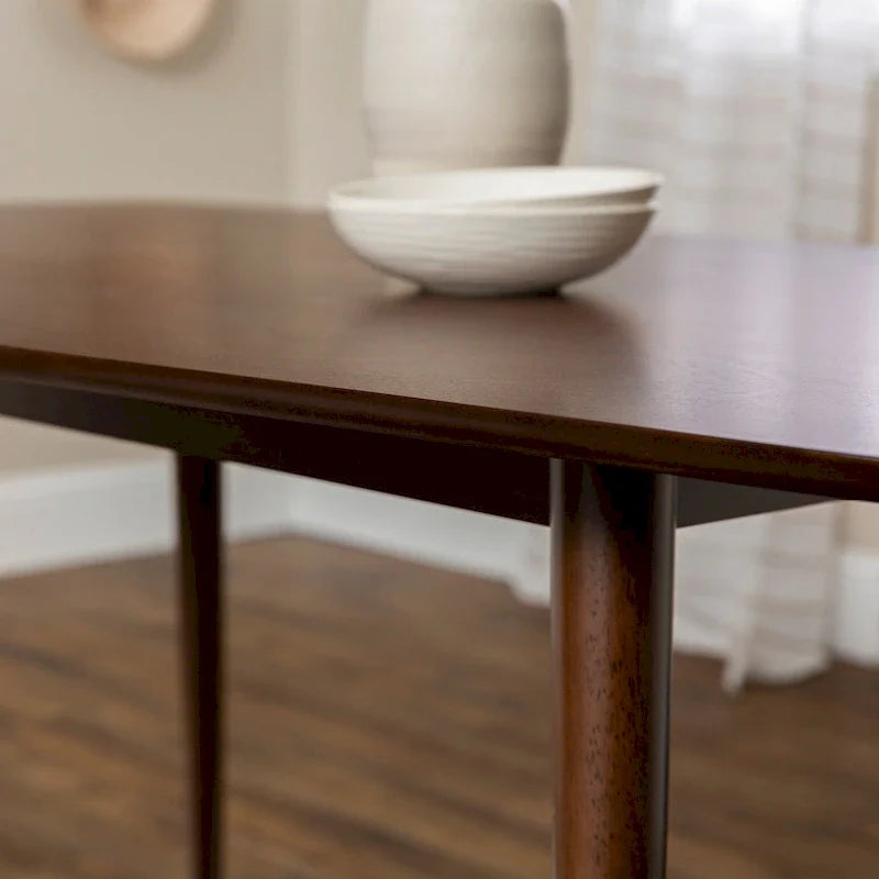Table de salle à manger Mid-century Middlebrook Skara de 60 po