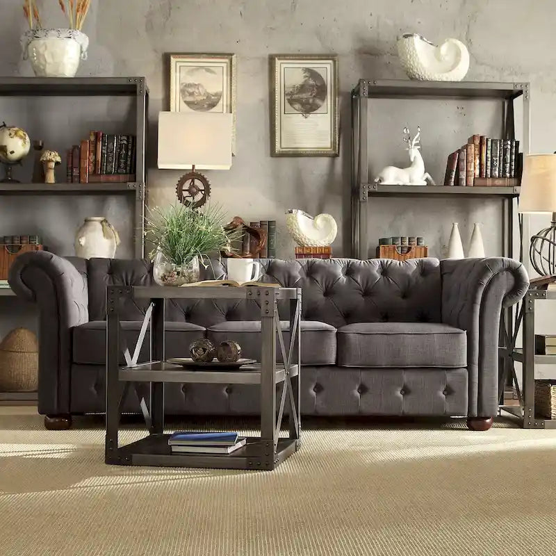Canapé Chesterfield Gdansk avec accoudoirs arrondis et capitonnés