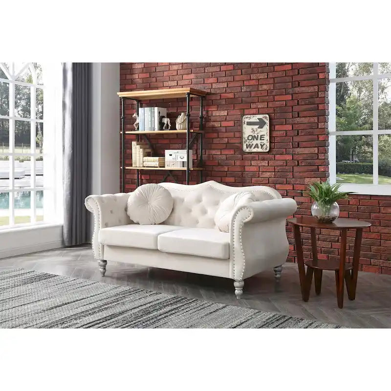 Causeuse Chesterfield en Velours Hollywood 68 pouces avec 2 Coussins Décoratifs - 68L x 35l x 34H pouces