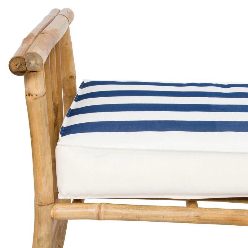 Banquette en bambou, canapé-lit, pouf avec coussins à rayures bleues et blanches