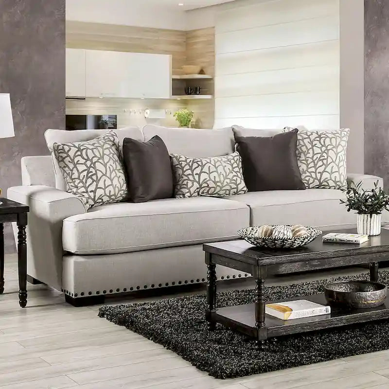 Canapé Bule transitionnel en tissu gris clair capitonné à clous avec coussins par Furniture of America
