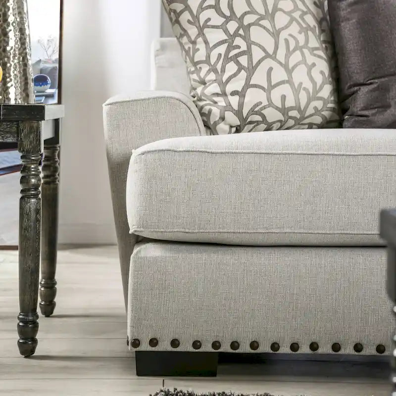 Canapé Bule transitionnel en tissu gris clair capitonné à clous avec coussins par Furniture of America