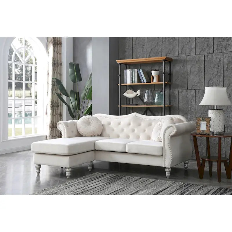 Canapé d'angle chesterfield en velours Hollywood de 81 po avec 2 coussins décoratifs – 81L x 35W x 34H