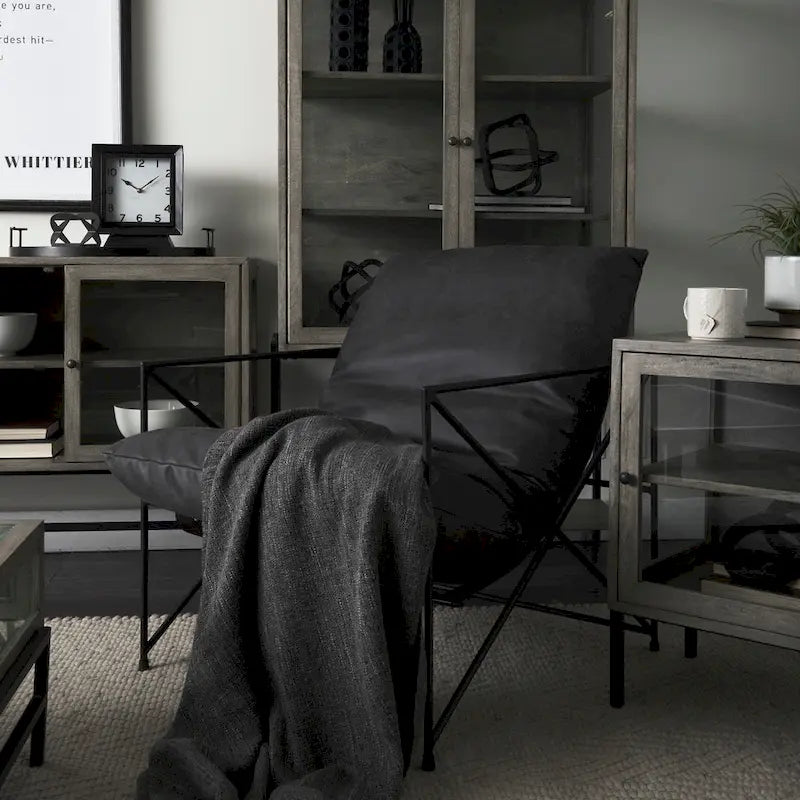 Fauteuil d'appoint Leonidas en similicuir noir avec cadre en métal noir