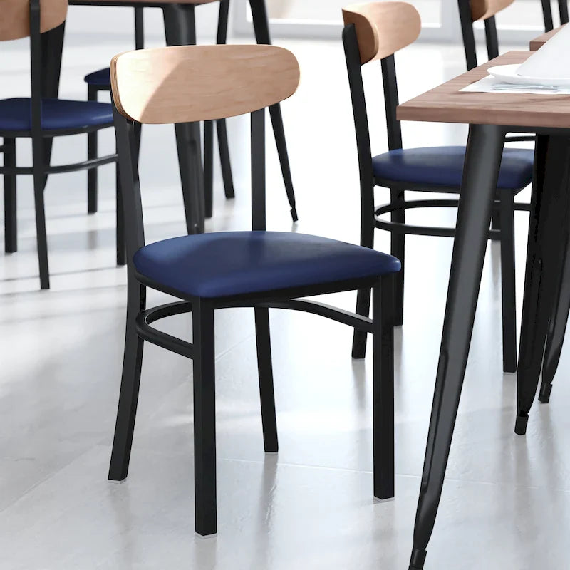 Chaise de salle à manger commerciale en métal avec assise en bois et dossier boomerang