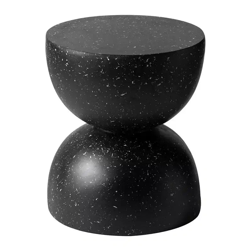 LeisureMod Serie Sage Table d'appoint minimaliste en pierre composite en forme de sablier, table d'appoint moderne pour interieur ou patio, design durable pour petits espaces