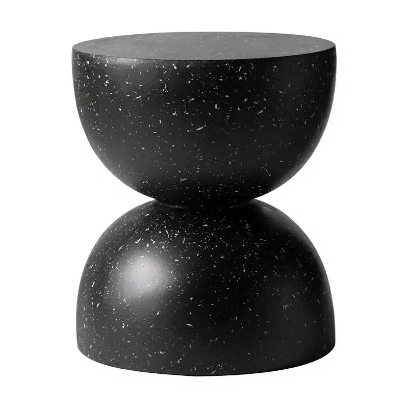 LeisureMod Serie Sage Table d'appoint minimaliste en pierre composite en forme de sablier, table d'appoint moderne pour interieur ou patio, design durable pour petits espaces