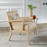 Fauteuil d'appoint en canne à tissu avec finition naturelle Celann par iNSPIRE Q Modern