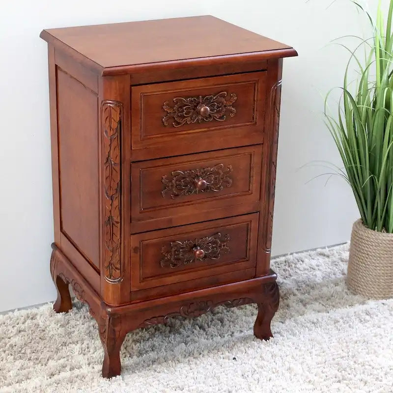 Table d'appoint en bois sculpté Windsor