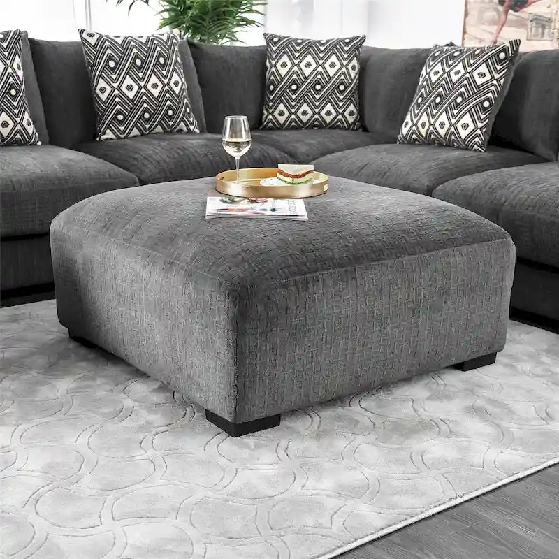 Kintra Pouf de cocktail rembourré en chenille contemporain par Furniture of America