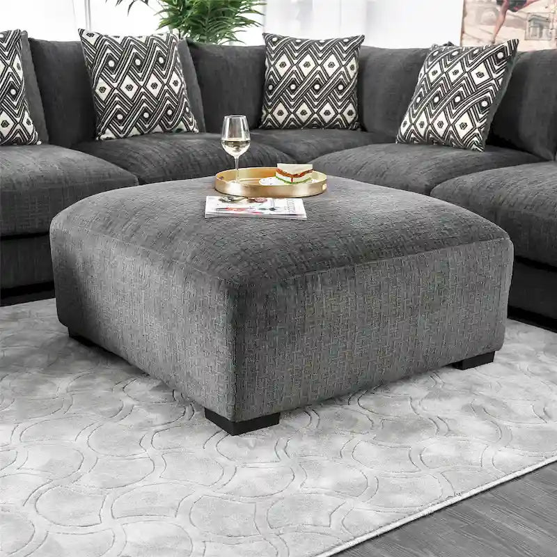 Kintra Pouf de cocktail rembourré en chenille contemporain par Furniture of America