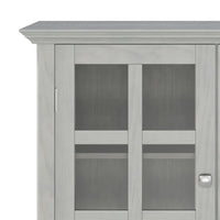 WYNDENHALL Normandy Armoire de rangement en bois massif 39 po - 39 larg. x 17 prof. x 42,2 haut.