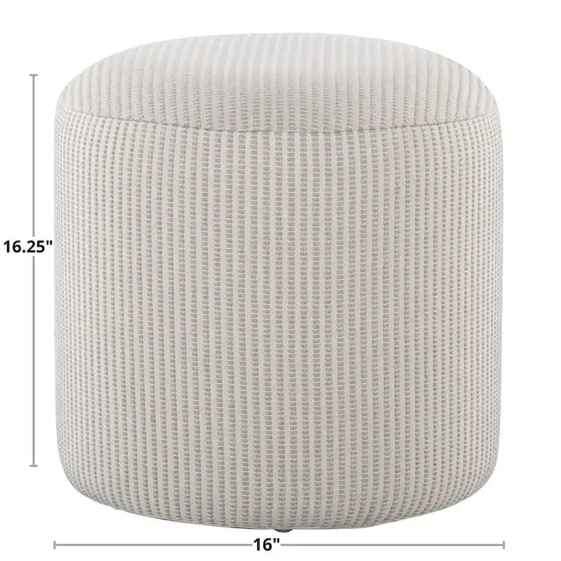 Le pouf rond Alayna 16 de Curated Nomad