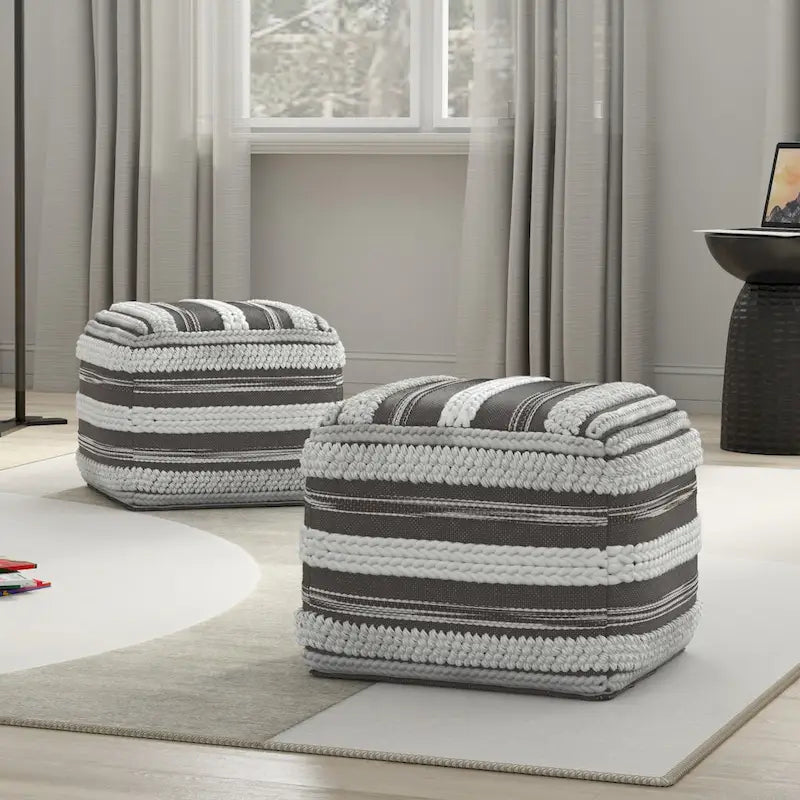 Poufs carrés WYNDENHALL Silva Boho en motif tissé à la main