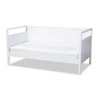 Lit de repos en bois « The Gray Barn Silver Fox Cottage » de style maison de ferme