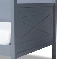 Lit de repos en bois « The Gray Barn Silver Fox Cottage » de style maison de ferme