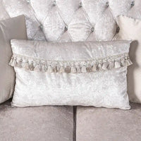 Fauteuil traditionnel Clarissa de Furniture of America avec dossier capitonné et coussin décoratif