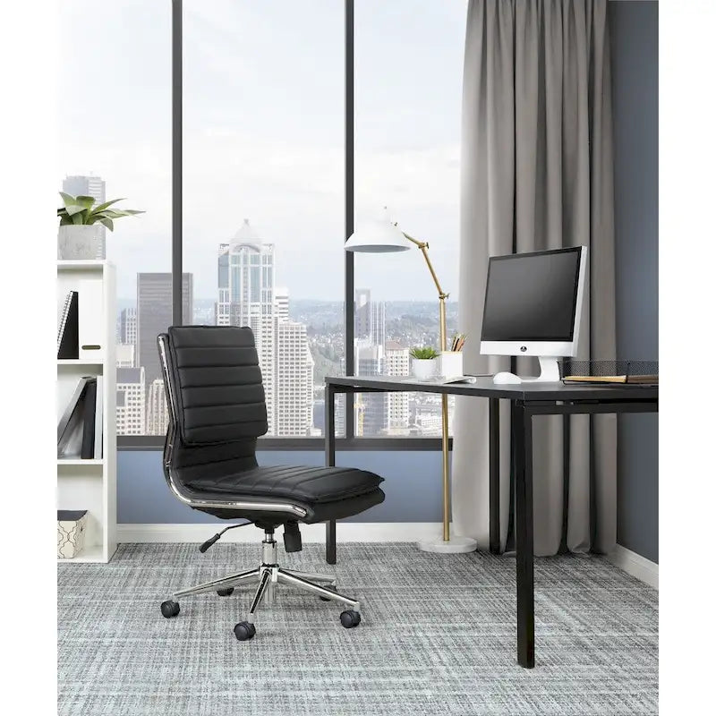 Chaise de manager professionnelle à dossier moyen sans accoudoirs en similicuir avec base chromée