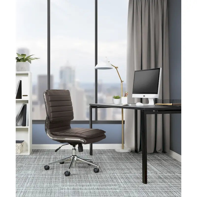 Chaise de manager professionnelle à dossier moyen sans accoudoirs en similicuir avec base chromée