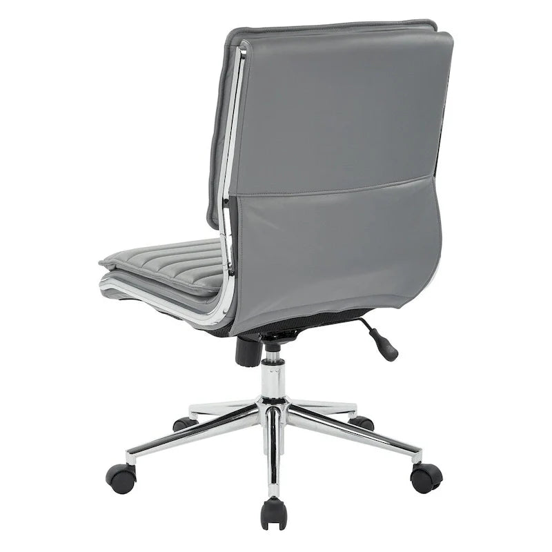 Chaise de manager professionnelle à dossier moyen sans accoudoirs en similicuir avec base chromée