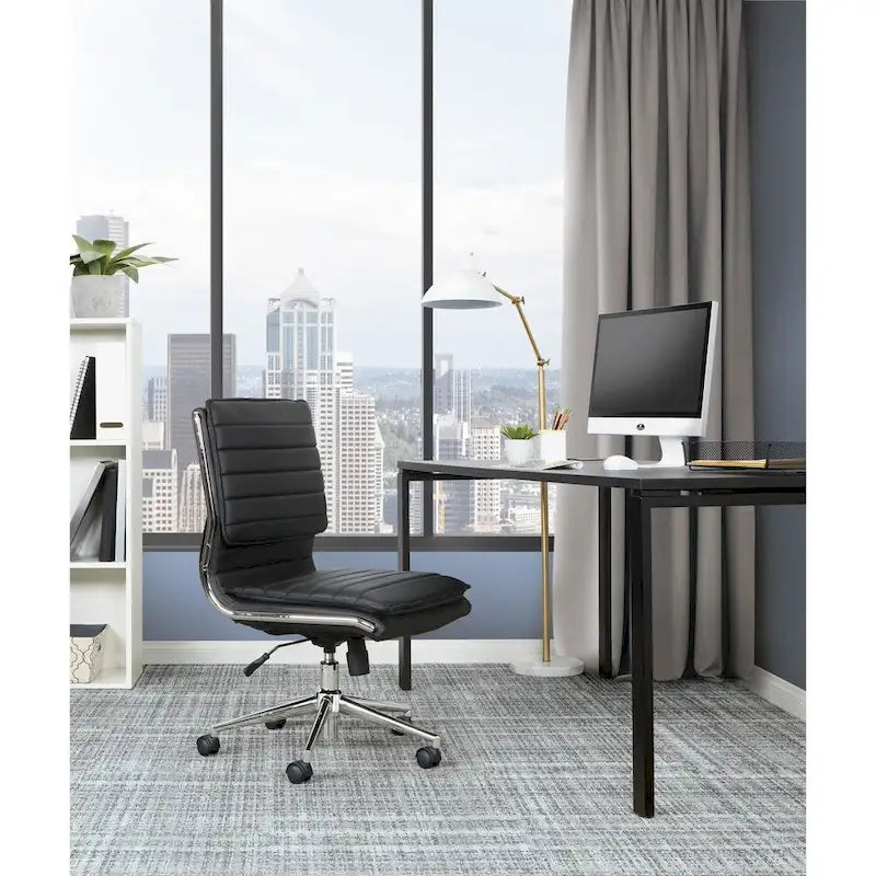 Chaise de manager professionnelle à dossier moyen sans accoudoirs en similicuir avec base chromée