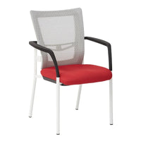ProGrid ? Chaise visiteur à dossier en maille avec assise en tissu noir rembourré, accoudoirs et cadre de finition blanche